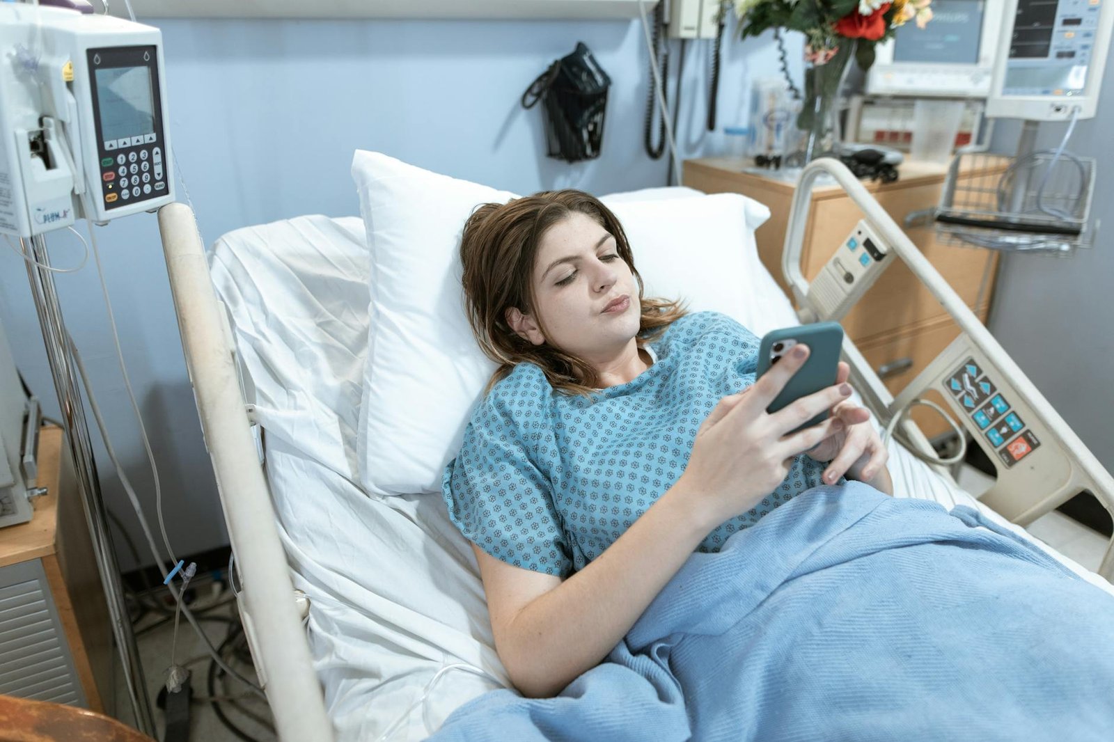 “TRANSFER $5,000 RIGHT NOW. Dad said you’d pay off my gambling debt tonight.” That was the text my brother sent me while I was still lying in a hospital bed, bleeding from childbirth, holding my newborn daughter for the first time.